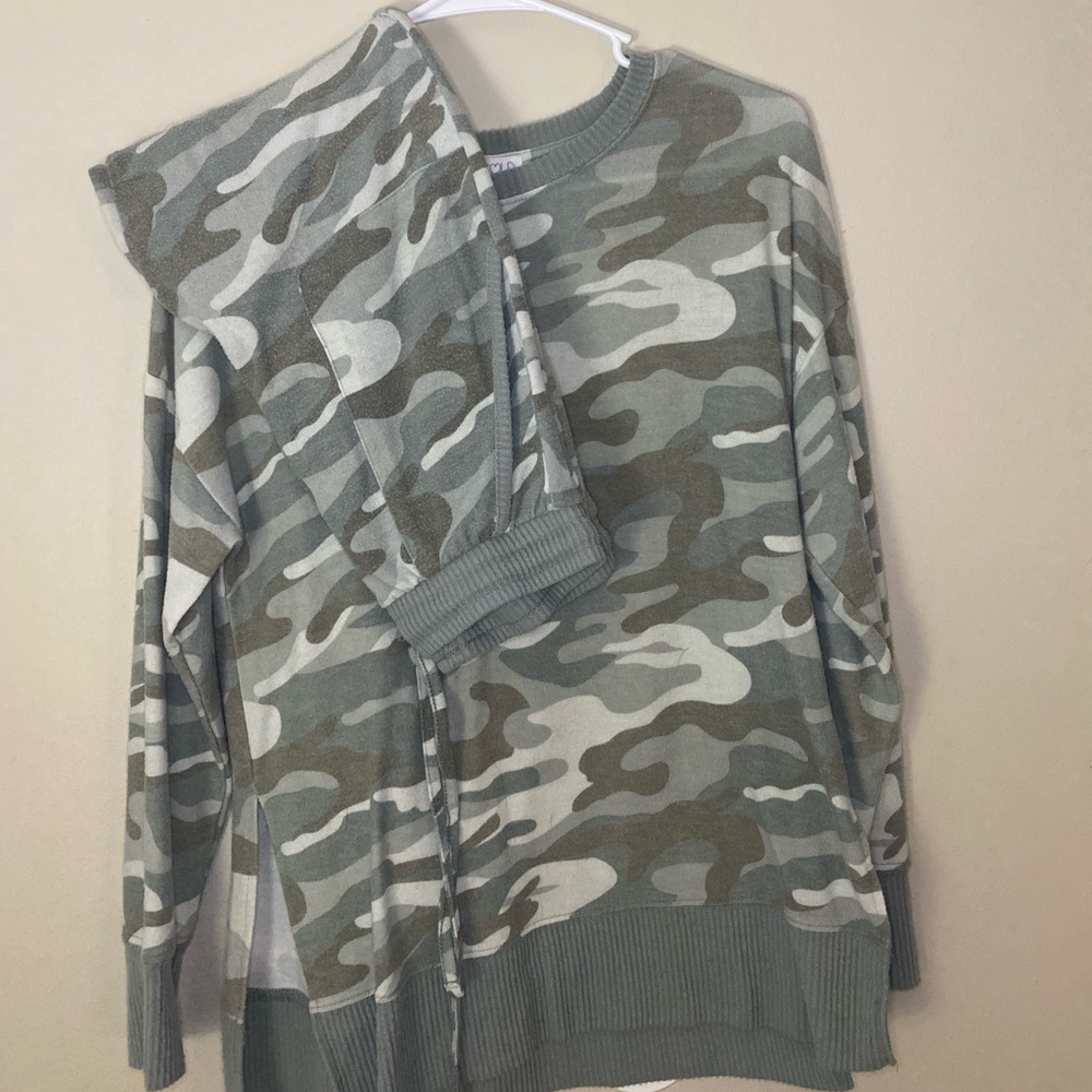 Belk. Long sleeve jogger sets. Size XS